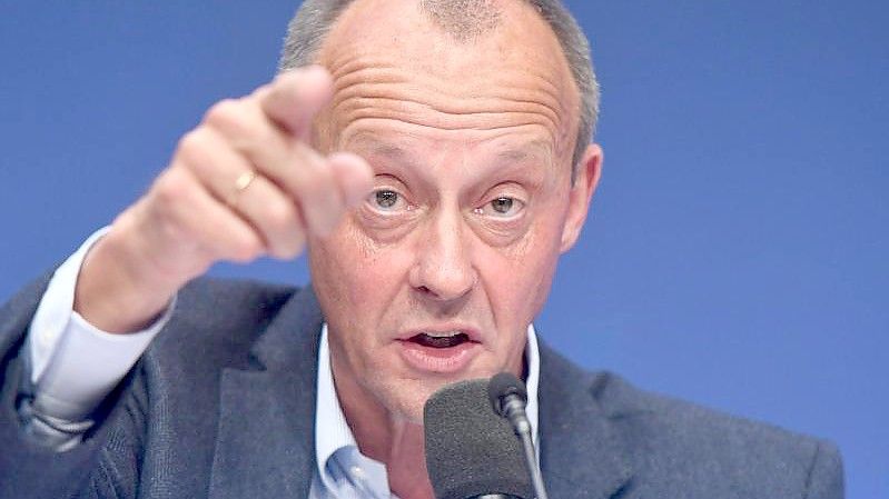 Friedrich Merz, früherer CDU/CSU-Fraktionsvorsitzender im Bundestag, hält eine Rede zum Auftakt des Deutschlandtages der Jungen Union.. Foto: Bernd Thissen/dpa