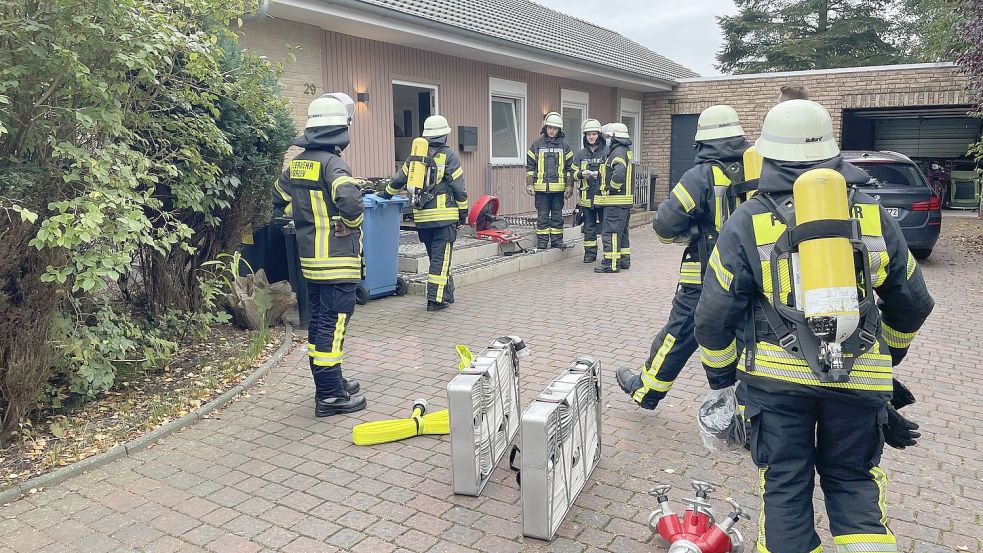 Die Einsatzkräfte rückten in die Straße Bedmor aus. Foto: Feuerwehr