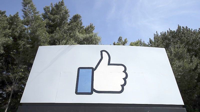 Facebook will in den kommenden fünf Jahren die virtuelle Welt „Metaverse“ aufbauen. Foto: Jeff Chiu/AP/dpa