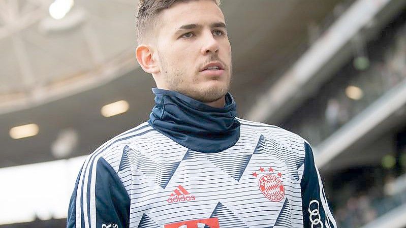 Ist vor dem Strafgericht in Madrid erscheinen: Bayern-Spieler Lucas Hernández. Foto: Tom Weller/dpa