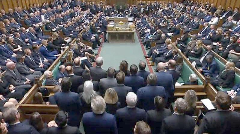 Mit einer Schweigeminute haben die Abgeordneten im britischen Unterhaus ihres getöteten Kollegen David Amess gedacht. Foto: House Of Commons/PA Wire/dpa