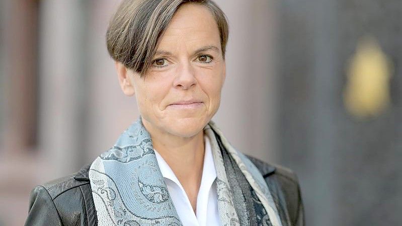 Antje Rávik Strubel, Autorin des Buches „Blaue Frau“, ist mit dem Deutschen Buchpreis ausgezeichnet worden. Foto: Sebastian Gollnow/dpa POOL/dpa