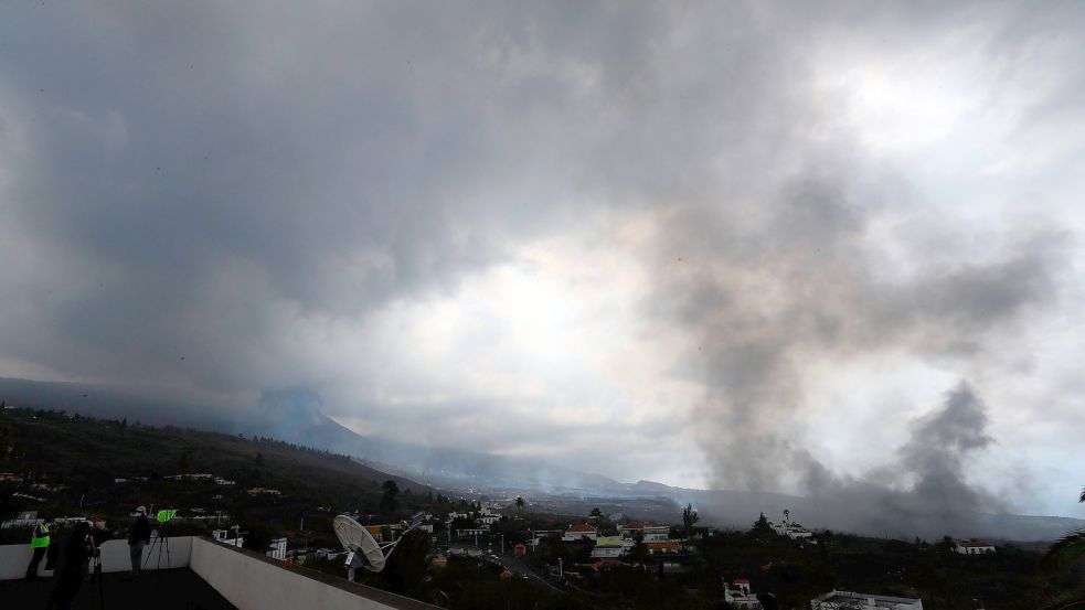 Die Wolken, die aus dem Vulkanausbruch auf La Palma entstehen, erreichen mittlerweile Mitteleuropa. Foto: imago images/Agencia EFE