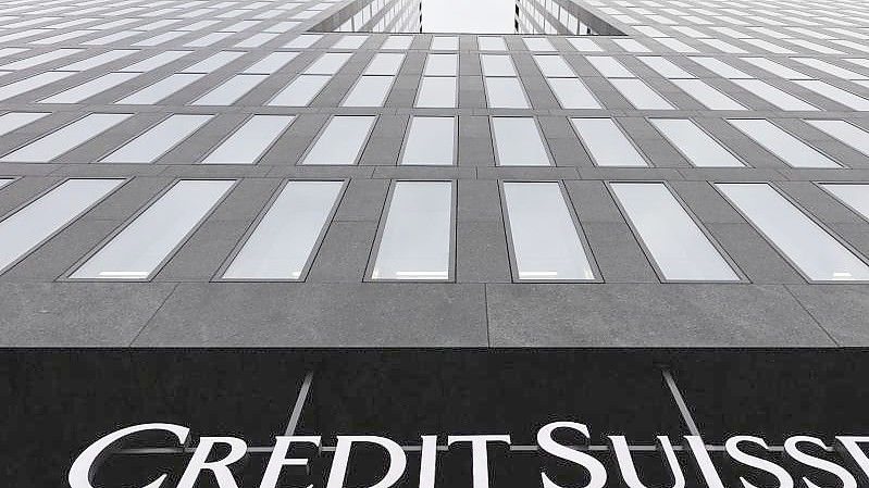 Die Schweizer Großbank Credit Suisse ist zu einer Millionenstrafe verdonnert worden. Foto: Gaetan Bally/KEYSTONE/dpa