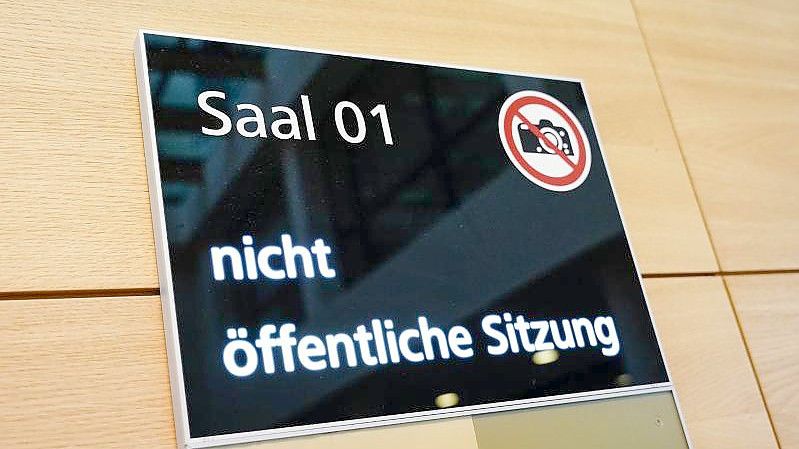Erster Prozesstag gegen einen 14-Jährigen hinter verschlossenen Türen in Heidelberg. Foto: Uwe Anspach/dpa
