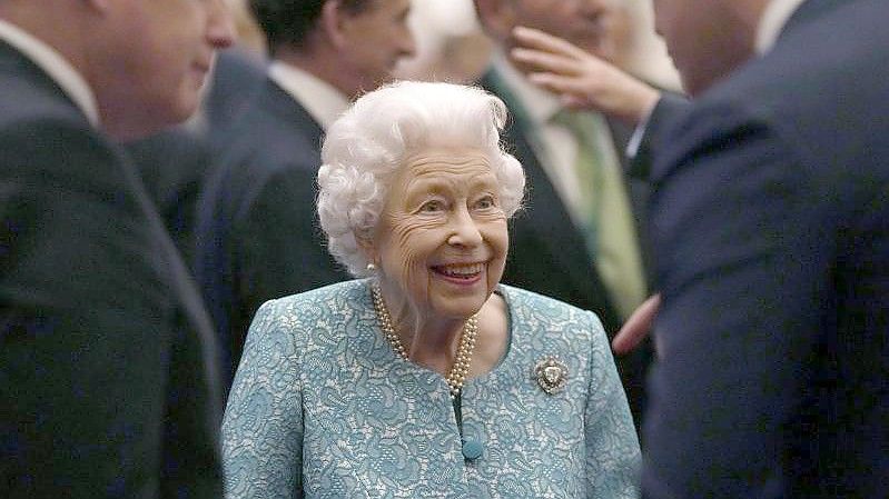 Im Mittelpunkt: Königin Elizabeth II. Foto: Alastair Grant/AP Pool/AP/dpa