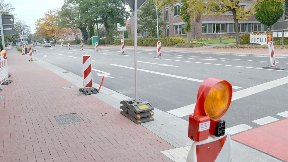 Die „Luma“ will aus der neuen Rechtsabbiegespur für Autofahrer von der Julianenburger auf die Kirchdorfer Straße einen Radweg machen. Foto: Aiko Recke