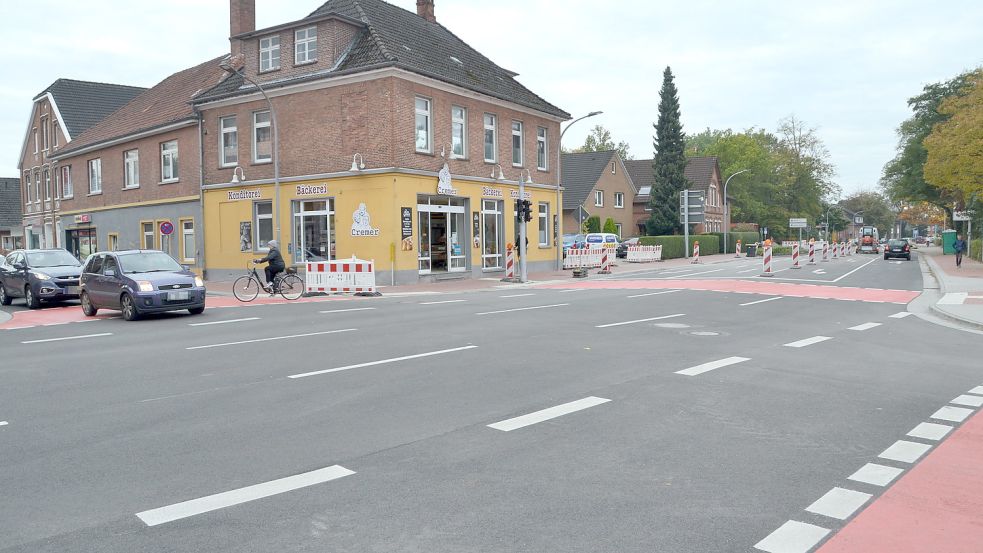 Mit der neuen Regelung sollen Radfahrer beim Linksabbiegen zweimal die Ampelfuhrten nutzen. Bislang fuhren sie auf der Straße mit den Autos mit. Foto: Aiko Recke