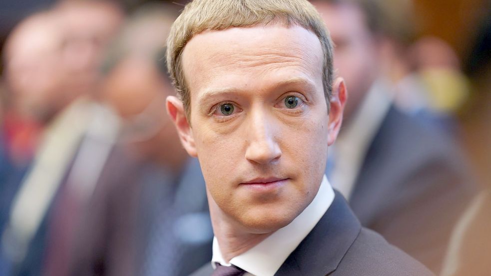 Mark Zuckerberg, Gründer und Vorsitzender von Facebook, ist seit Jahren umstritten. Doch er hat noch große Pläne – für seinen Konzern und die ganze Welt. Foto: Liu Jie/dpa/XinHua