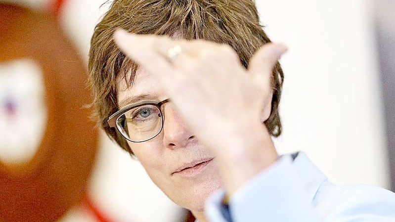 Bundesverteidigungsministerin Annegret Kramp-Karrenbauer treibt Pläne einer militärischen Eingreiftruppe auf EU-Ebene voran. Foto: Axel Heimken/dpa