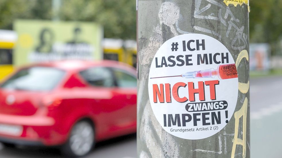 „Ich lasse mich nicht impfen“. Nur mit dieser Einstellung haben Patienten Zugang zu zwei bestimmten Ärzten. Foto: imago images/Seeliger