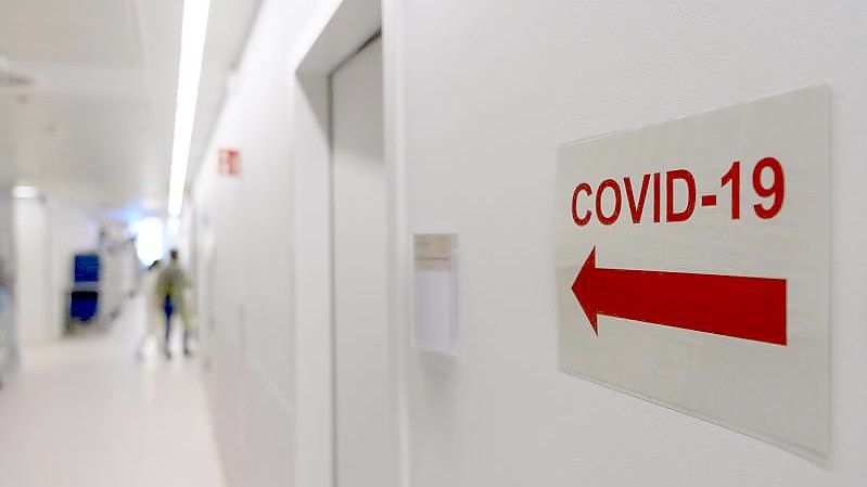 Angesichts steigender Corona-Infektionszahlen wächst abermals die Sorge vor einer Überlastung der Krankenhäuser. Foto: Robert Michael/dpa-Zentralbild/dpa