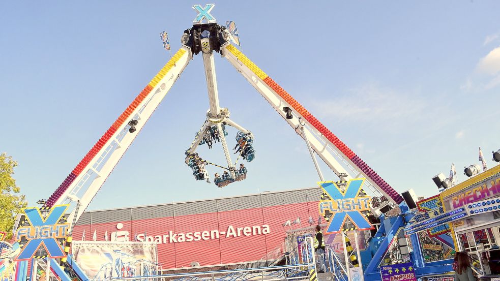 Der „X-Flight“ ist eine Attraktion auf dem Auricher Herbstmarkt. Foto: Gerd-Arnold Ubben