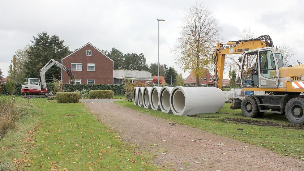 An der Nordost-Ecke des Platzes weicht das Rondell der neuen Zufahrt zu den Bushaltestellen. Foto: Karin Böhmer