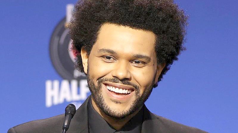 The Weeknd geht als Favorit in das Rennen um die American Music Awards. Foto: Perry Knotts/NFL/AP/dpa
