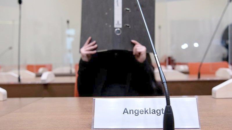 Die IS-Rückkehrerin Jennifer W. im Gerichtssaal in München. Foto: Sven Hoppe/dpa
