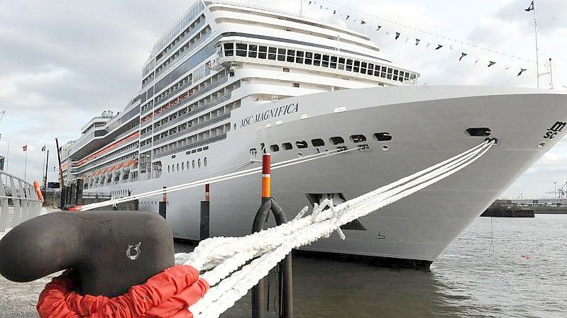 Das Kreuzfahrtschiff „MSC Magnifica“ im Hafen von Hamburg. Foto: picture alliance / Maurizio Gambarini/dpa