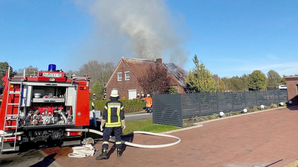 In Münkeboe brannte am Donnerstag ein Einfamilienhaus. Archivfoto: Holger Janssen