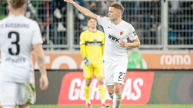 Augsburgs Alfred Finnbogason traf beim Sieg gegen Stuttgart zum Endstand. Foto: Matthias Balk/dpa