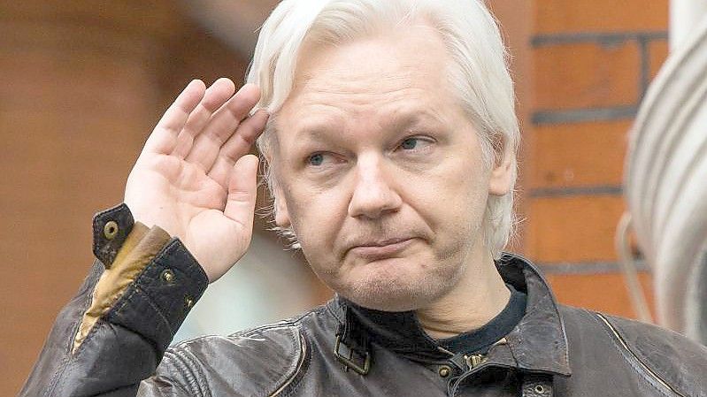 Wikileaks-Gründer Julian Assange ist zum Ehrenmitglied des deutschen PEN-Zentrums ernannt worden. Foto: Dominic Lipinski/PA Wire/dpa