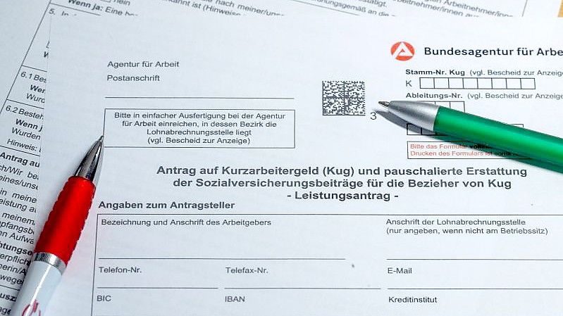 Ein Antragsformular für Kurzarbeitergeld. Foto: Jens Büttner/dpa-Zentralbild/dpa