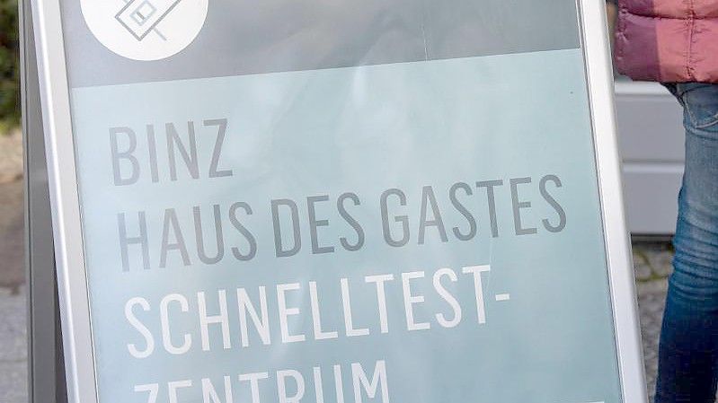 Der Deutsche Pflegerat unterstützt Pläne für eine Testpflicht von ungeimpften Beschäftigten in Pflegeeinrichtungen. Foto: Stefan Sauer/dpa