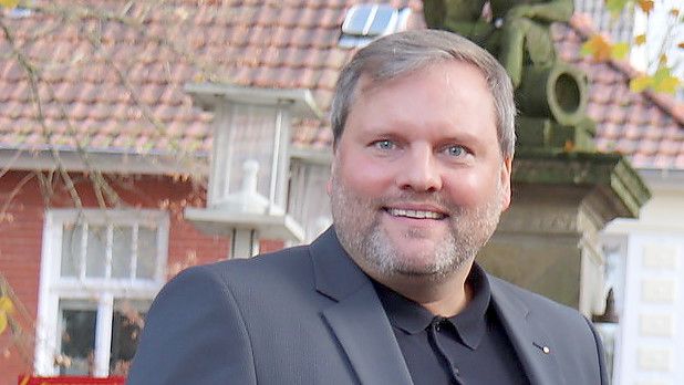 Udo Hippen, Vorsitzender des Kaufmännischen Vereins Aurich, will mit anderen Werbegemeinschaften der Region zusammenarbeiten. Foto: Heino Hermanns