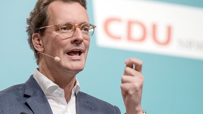 Hendrik Wüst vergangenen Monat beim NRW-Landesparteitag in Bielefeld. Foto: Bernd Thissen/dpa