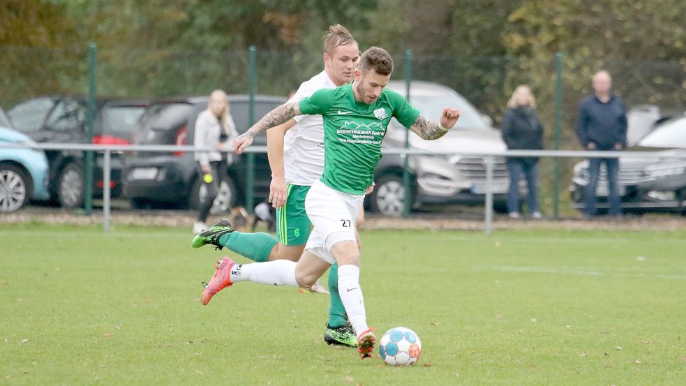 Torjäger André Röpkes blieb ohne Tor, seine Mannschaft verschenkte den Sieg gegen Visquard.Foto: Wilfried Gronewold
