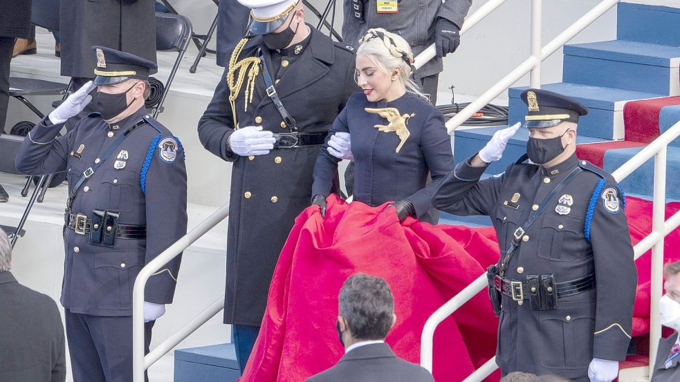 Lady Gaga eröffnete die Inauguration von US-Präsident Joe Biden mit der Nationalhymne. Foto: imago images/UPI Photo