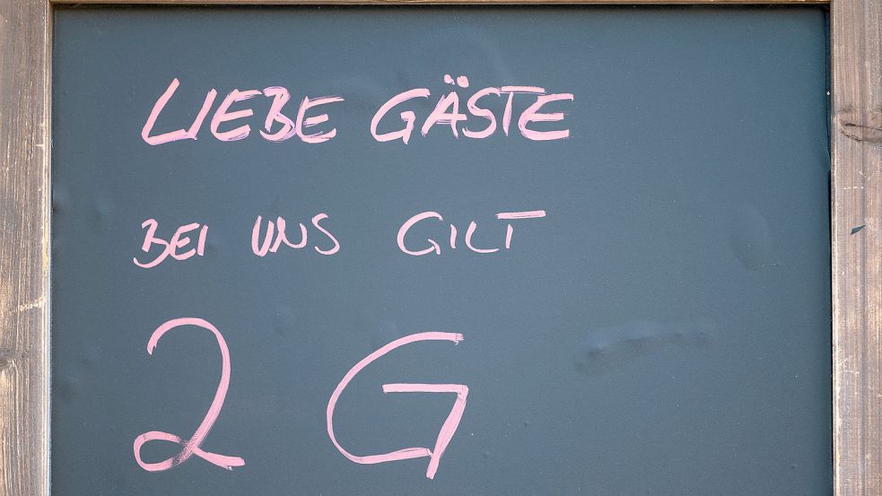 In Niedersachsen wird künftig immer häufiger die 2G-Regel gelten. Zutritt erhalten dann nur noch geimpfte und genesene Personen. Foto: Marijan Murat/dpa