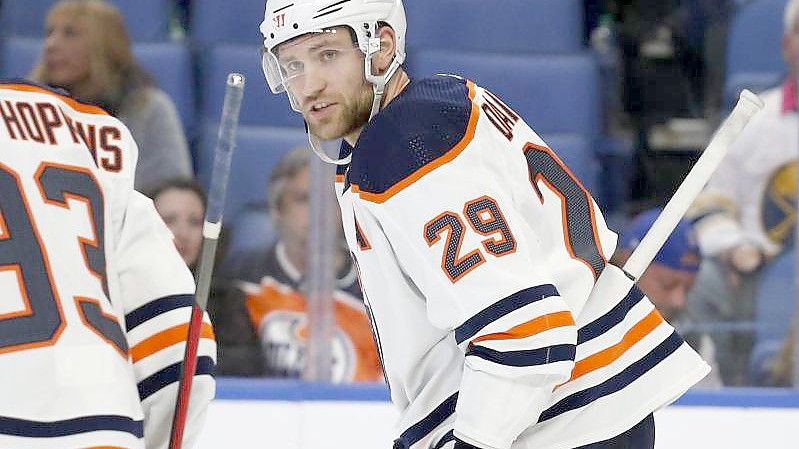 Auch die starke Form von Leon Draisaitl half den Edmonton Oilers diesmal nicht. Foto: Jeffrey T. Barnes/AP/dpa