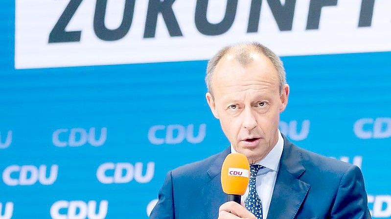 Friedrich Merz spricht bei der Vorstellung des „Zukunftsteams“ der Union in der CDU-Parteizentrale. (Archivbild). Foto: Christoph Soeder/dpa