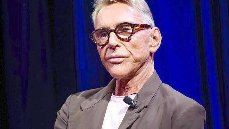 Der Modedesigner Wolfgang Joop hat sich für frauenfeindliche Aussagen in einem Interview entschuldigt. Foto: Gregor Fischer/dpa