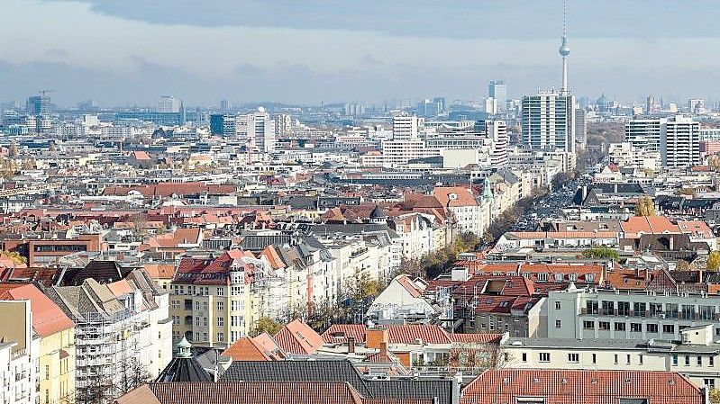 Die Sogwirkung von Metropolen schwächt sich in der Corona-Pandemie ab. Foto: Jens Kalaene/dpa-Zentralbild/dpa