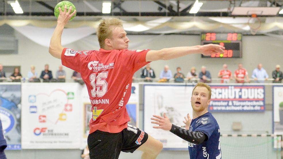 Das Derby gegen den Wilhelmshavener HV haben die Spieler des OHV (im Bild Sören Fuhrmann) abgehakt. Mit neuem Schwung gehen sie jetzt am Sonnabend in die Partie beim ATSV Habenhausen. Foto: Bernd Wolfenberg