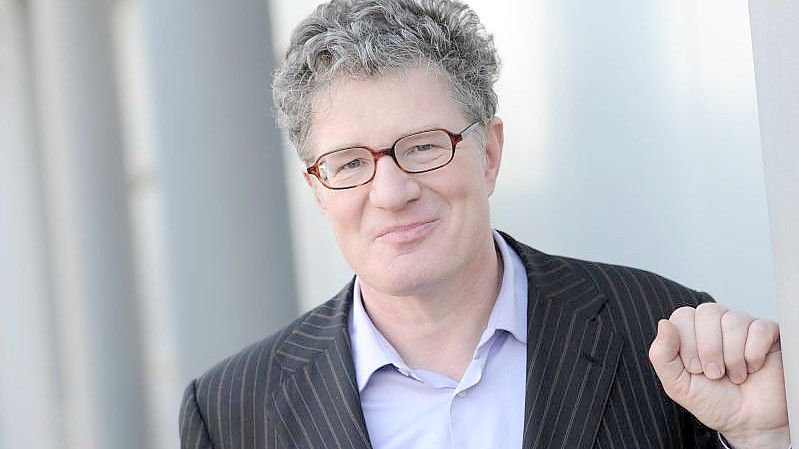 Unvergessen: Roger Willemsen (2012). Foto: Jens Kalaene/dpa-Zentralbild/dpa