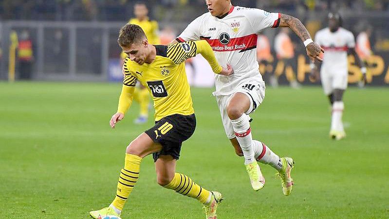 Borussia Dortmund und VfB Stuttgart trennen sich mit einem Unentschieden. Foto: Bernd Thissen/dpa