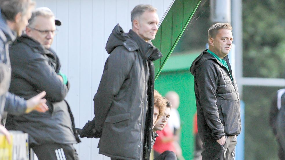 Sven Bünting (rechts) muss sich mit dem SV Wallinghausen noch gedulden. Fotos: Stephan Friedrichs