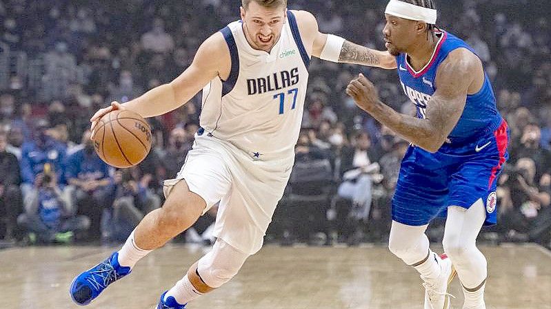 Die Dallas Mavericks konnten wieder auf Luka Doncic (l) zählen. Foto: John Mccoy/AP/dpa