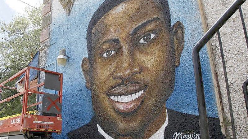 Ein Wandgemälde von Ahmaud Arbery in Brunswick. Foto: Sarah Blake/AP/dpa