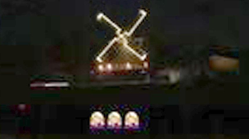 Am Montagabend war an der beleuchteten Mühle Berta ein Hakenkreuz zu sehen. Die Verantwortlichen löschten binnen kurzer Zeit das Licht und bauen nun um. Das Foto mit den drei kommentierenden Emojis kursiert allerdings im Internet. Foto: privat