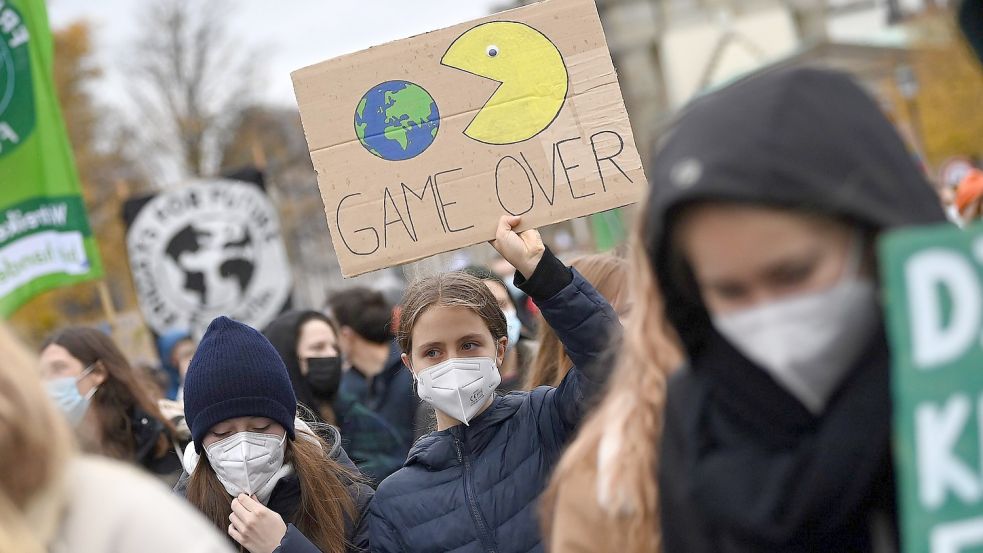 Bei der Klimaschutzinitiative „Fridays for Future“ bekunden vor allem junge Menschen immer wieder ihren Unmut über den aus ihrer Sicht ungenügenden Klimaschutz. Foto: Britta Pedersen/dpa