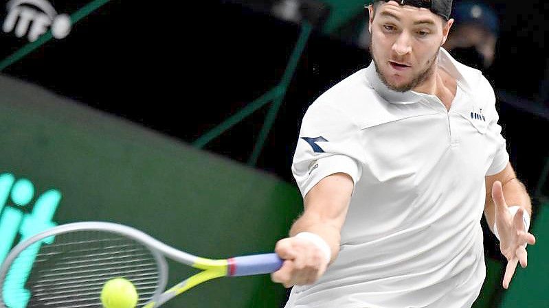 Jan-Lennard Struff unterlag dem Weltranglisten-Ersten Novak Djokovic mit 2:6, 4:6. Foto: Barbara Gindl/APA/dpa