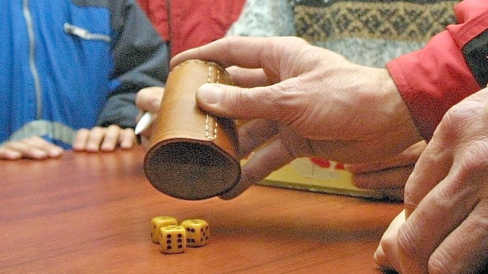 Die Verknobelung in Leezdorf findet diesmal draußen und mit Corona-Abstand statt. Ausfallen soll sie aber nicht. Symbolfoto: DPA