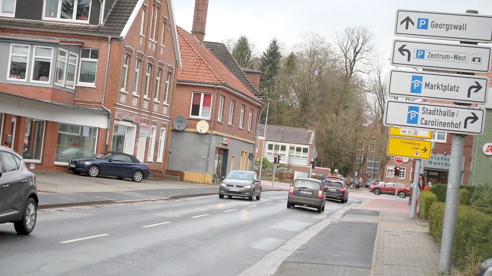 Die Kirchdorfer Straße soll innerhalb der Stadtgrenzen erst 2023 saniert werden. Foto: Romuald Banik