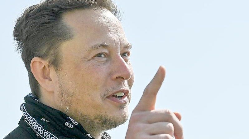 Gilt mit einem geschätzten Vermögen von rund 285 Milliarden Dollar als reichster Mensch der Welt: Elon Musk. Foto: Patrick Pleul/dpa