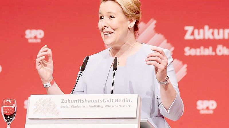 Landeschefin Franziska Giffey wirbt beim Berliner SPD-Landesparteitag für den Koalitionsvertrag. Foto: Annette Riedl/dpa