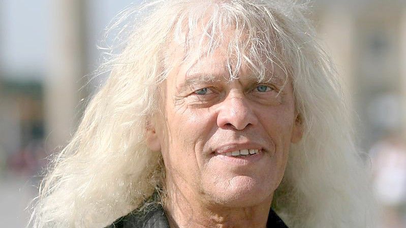 Janos Kobor, Sänger der Band Omega, 2006 in Berlin. Die Rock-Legende starb im Alter von 78 Jahren. Foto: Tobias Felber/dpa