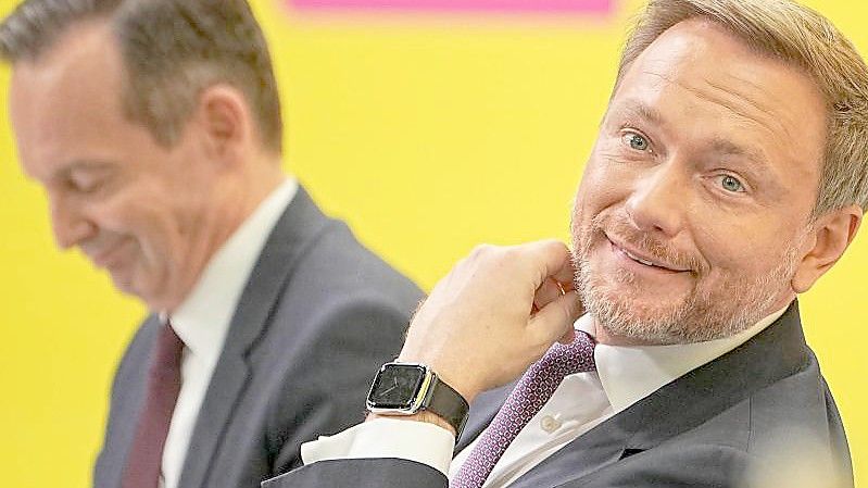 Christian Lindner (r) ist designierter Finanzminister, Volker Wissing wird Verkehrsminister. Foto: Michael Kappeler/dpa